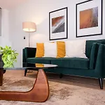 Stylish 2 Bed Close To Battersea Power Station